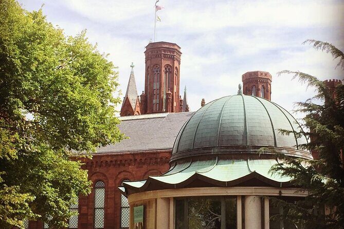 Castle to Capitol: Museums of the National Mall Architecture Tour - Small group size: why max 20 matters on this route