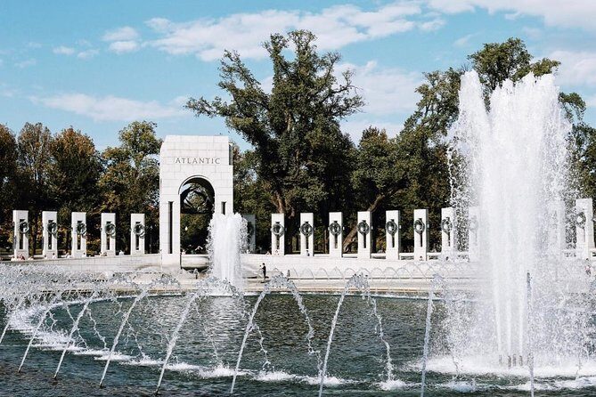 DC Mall w/ Washington Monument Ticket Exclusive Guided Tour - Martin Luther King, Jr. Memorial: A Moment to Pause