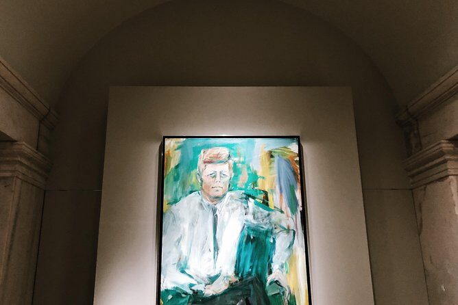 DC Portrait Gallery & American Art Museum - Exclusive Guided Tour - What the guide commentary actually changes in your visit