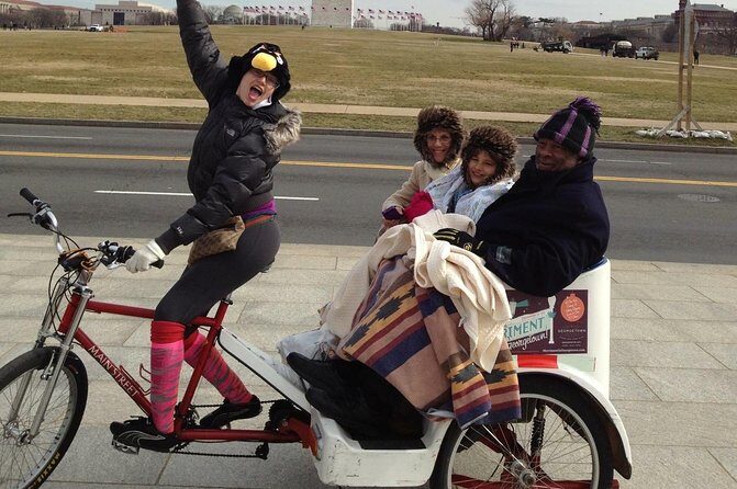DC Rickshaw Monuments Tour - Stop 1: White House quick photo loop and a light walk-around