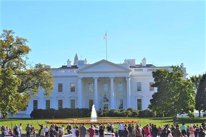 Discover DC Private Tour – (Up to 12 Guests) - The National Mall photo-and-context stop (Capitol grounds to the memorial axis)
