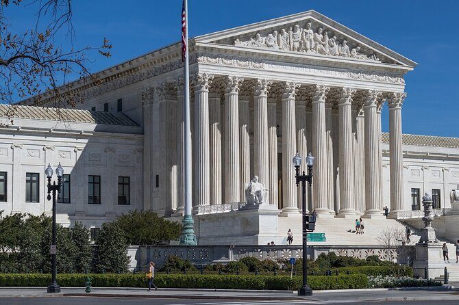 FBI vs. Bank Robbers Quest Experience in Washington DC Quest - Pennsylvania Avenue to the U.S. Department of Justice stop: mission pacing on a major boulevard