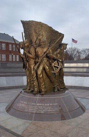 Guided African American History Tour with Reserved Museum Entry - Meeting at the US Navy Memorial Plaza and getting your bearings fast