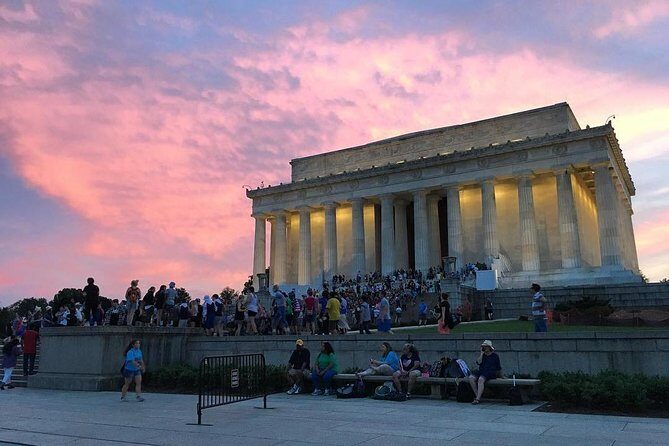 Monuments and Memorials Architectural Walking Tour - Stop at the Washington Monument: scale, masonry, and symbolism