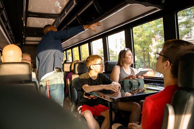 Mount Vernon Guided Estate Tour plus Old Town Alexandria from DC - Guides matter: why some tours feel easy to follow