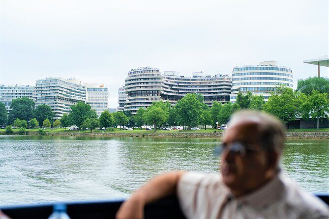 Narrated Boat Cruise & DC Bus Tour with 10 Stops, Entry Tickets - White House Viewing: What You Can (and Can’t) Do in 15 Minutes