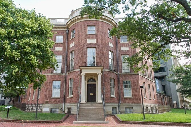 Presidents' Residences Walking Tour: Lafayette Sq + Foggy Bottom - DC Improv start: how to prepare for a 2:00 pm walk