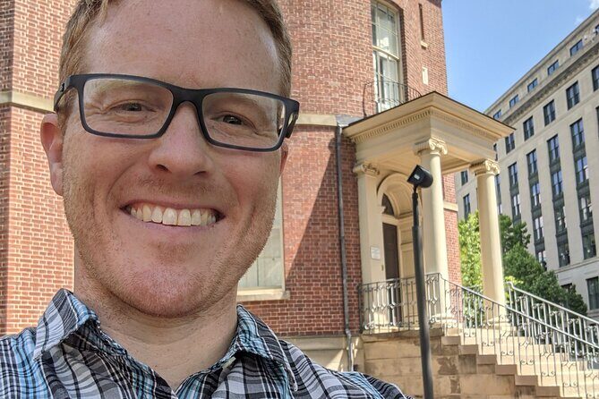 Presidents' Residences Walking Tour: Lafayette Sq + Foggy Bottom - The guide makes (and keeps) the story moving