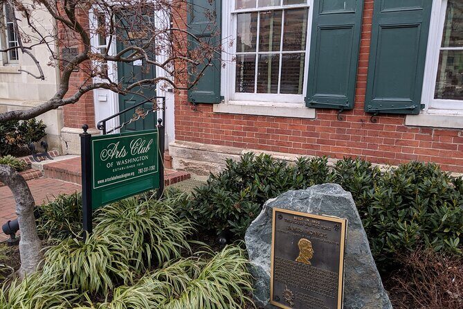 Presidents' Residences Walking Tour: Lafayette Sq + Foggy Bottom - Walking time, pacing, and who it suits best