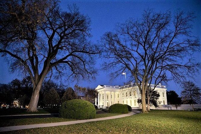 Private Under the Stars Night-Time Tour of DC (Up to 5 Guests) - White House Grounds and the National Mall core