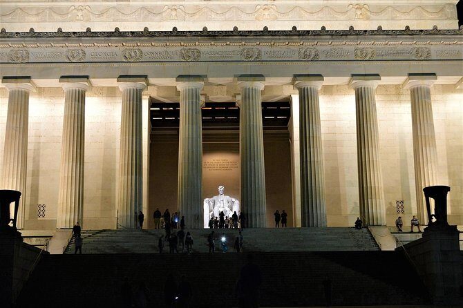 Private Under the Stars Night-Time Tour of DC (Up to 5 Guests) - Korean War Veterans Memorial and finishing strong