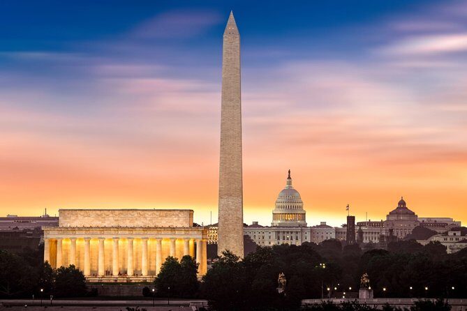 Private Washington DC City Tour - The National Mall Memorial Chain: WWII to Vietnam at Human Pace