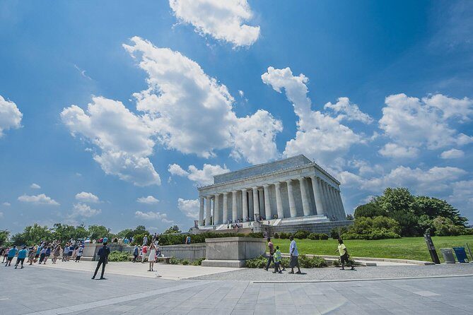 Small Group Tour of DC - Open-Top or Glass Convertible Luxury Bus - Luxury bus + tight stops: how this DC tour runs
