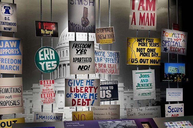 Smithsonian Museum of American History Semi-Private 8ppl Max - Entering the museum: meeting at 1300 Constitution Ave NW