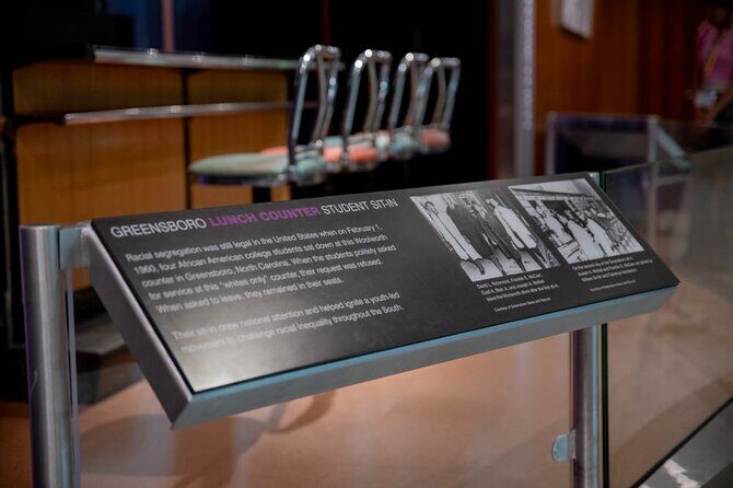 VIP National Archives Skip-The-Line Guided Tour 6 ppl Max - $59 value check: why this price can be fair (or not)