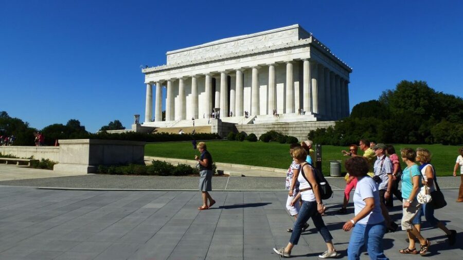 Washington DC: Cherry Blossom Walking Tour - Jefferson Memorial: A Stop for the Declaration Connection