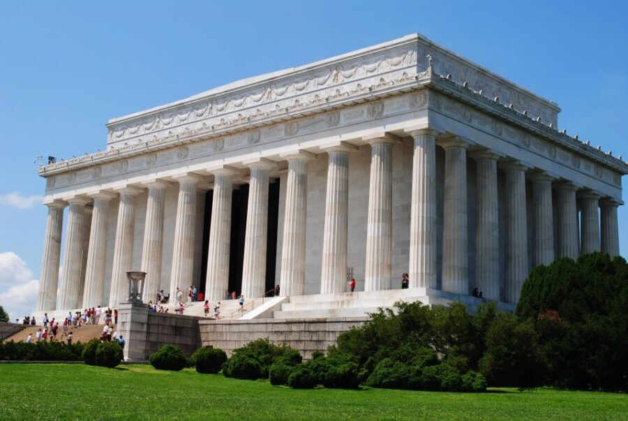Washington DC: Multilingual Private Day or Evening SUV Tour - Mall masterpieces: Washington Monument, Smithsonian sights, and the Tidal Basin