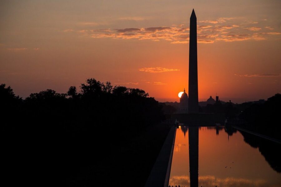 Washington DC: Night Tour with 10+ Stops, Admission Tickets - Why Washington DC looks better after dark